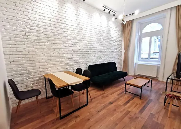 Budapest Weiner Leo Suite